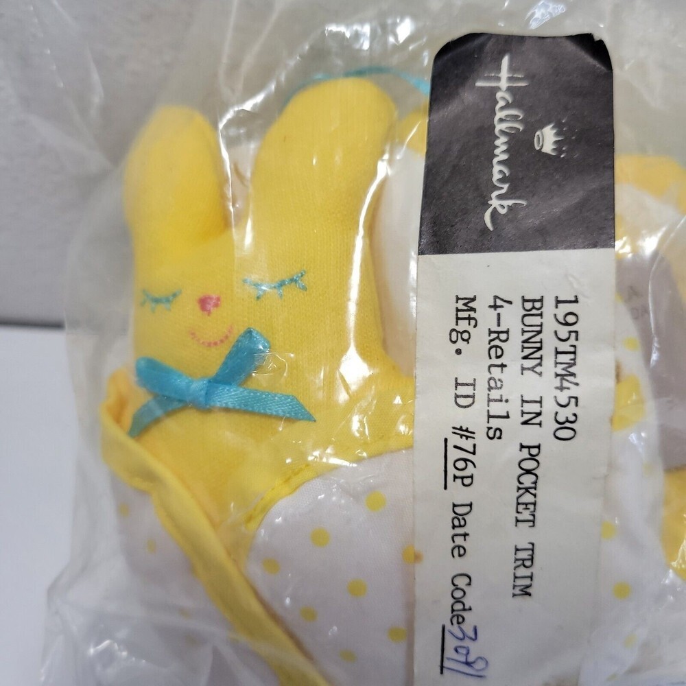 Vintage Hallmark Easter Gift Trim Bunny in a Pocket 4 Bunnies Sealed